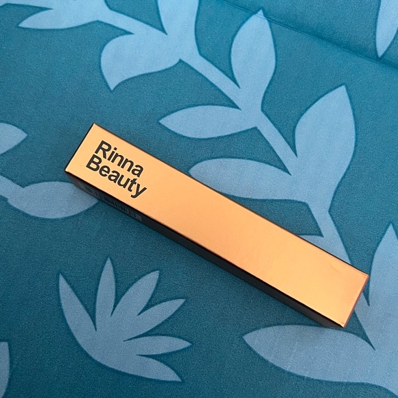 Rinna Beauty - plumping lip gloss - Not So Heavy Crown - Picture 4 of 10